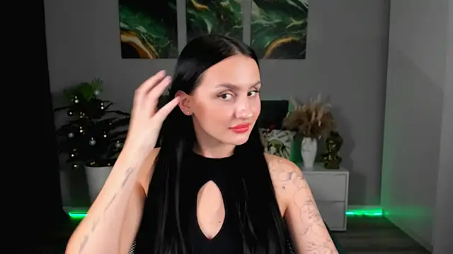 Snapshot of EmiliaBeynard chatting on February 2, 1:52 pm EmiliaBeynard online show from February 2, 1:52 pm