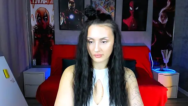 Snapshot of EmiliaBeynard chatting on February 5, 2:05 pm EmiliaBeynard online show from February 5, 2:05 pm