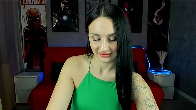 Snapshot of EmiliaBeynard chatting on February 9, 5:01 pm EmiliaBeynard online show from February 9, 5:01 pm