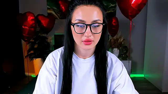 Snapshot of EmiliaBeynard chatting on March 10, 1:54 pm EmiliaBeynard online show from March 10, 1:54 pm