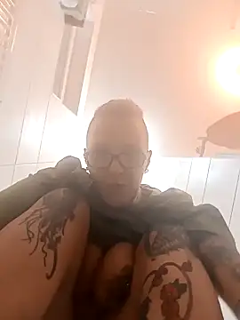 Astrid-Gilbert online show from February 3, 12:04 am