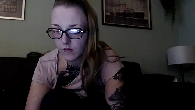 Astrid-Gilbert online show from February 4, 8:49 pm