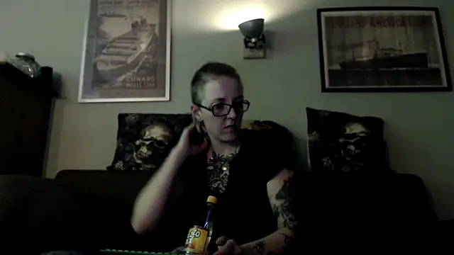 Astrid-Gilbert online show from March 6, 8:48 pm