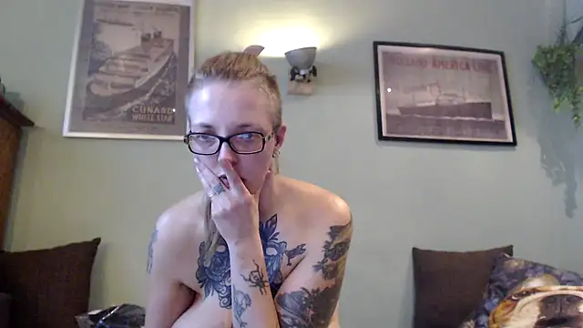 Astrid-Gilbert online show from March 7, 10:43 pm