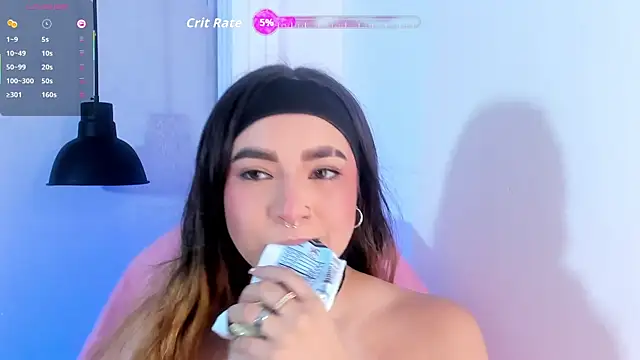 Shanntal  online show from October 29, 8:10 pm