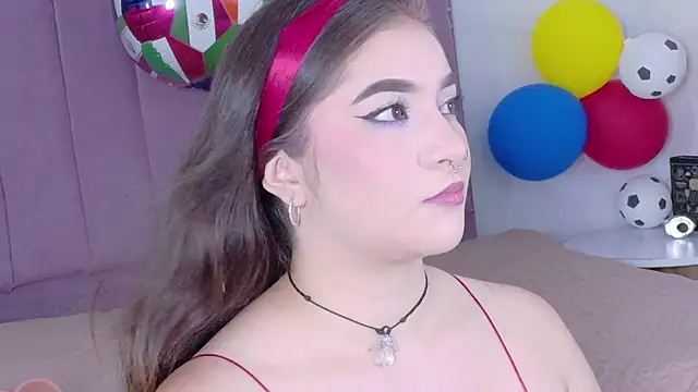 Shanntal  online show from June 24, 7:35 pm