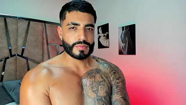 Snapshot of LeandroRusso chatting on February 21, 10:37 pm LeandroRusso online show from February 21, 10:37 pm