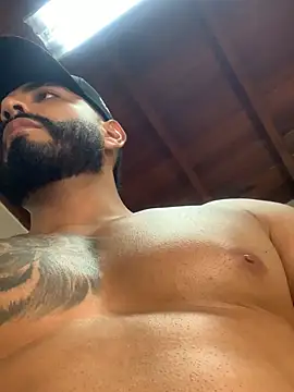 Snapshot of LeandroRusso chatting on February 26, 11:48 pm LeandroRusso online show from February 26, 11:48 pm