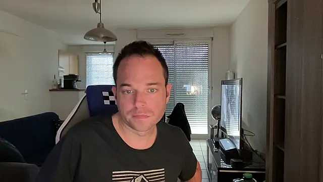 Funnyjul31 online show from February 8, 3:10 pm