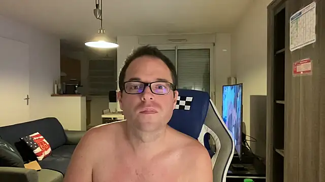 Funnyjul31 online show from March 6, 6:48 pm