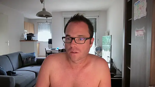 Funnyjul31 online show from October 4, 1:31 pm