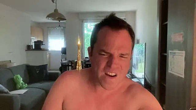 Snapshot of Funnyjul31 chatting on May 3, 5:30 pm Funnyjul31 online show from May 3, 5:30 pm
