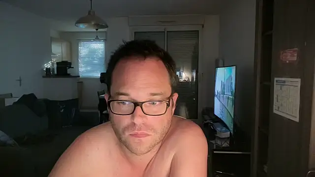 Snapshot of Funnyjul31 chatting on May 7, 5:18 pm Funnyjul31 online show from May 7, 5:18 pm