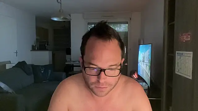 Snapshot of Funnyjul31 chatting on May 8, 10:53 am Funnyjul31 online show from May 8, 10:53 am