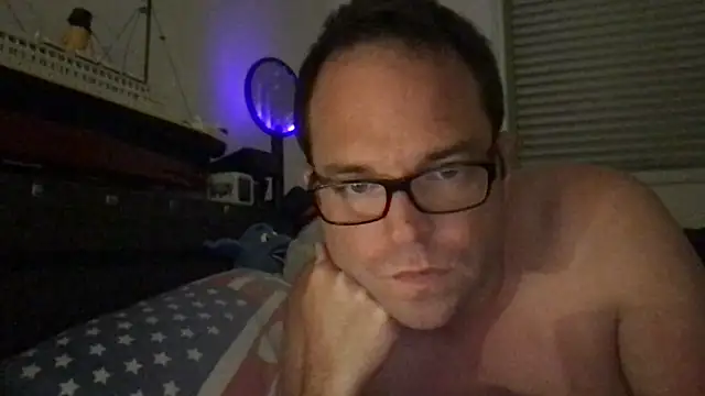 Snapshot of Funnyjul31 chatting on May 9, 10:04 pm Funnyjul31 online show from May 9, 10:04 pm