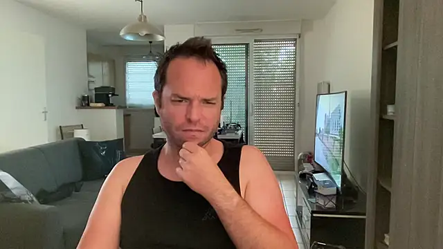 Snapshot of Funnyjul31 chatting on May 17, 2:24 pm Funnyjul31 online show from May 17, 2:24 pm