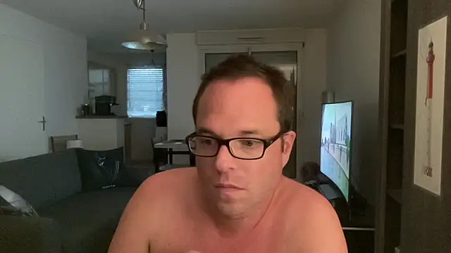 Snapshot of Funnyjul31 chatting on June 18, 4:11 pm Funnyjul31 online show from June 18, 4:11 pm