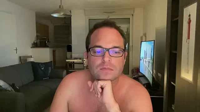 Snapshot of Funnyjul31 chatting on June 19, 4:33 pm Funnyjul31 online show from June 19, 4:33 pm