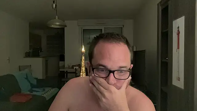 Snapshot of Funnyjul31 chatting on August 1, 9:35 pm Funnyjul31 online show from August 1, 9:35 pm