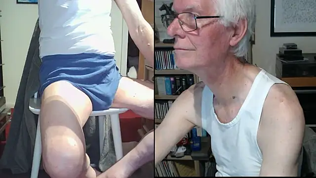 Snapshot of bigears chatting on October 13, 7:14 pm bigears online show from October 13, 7:14 pm