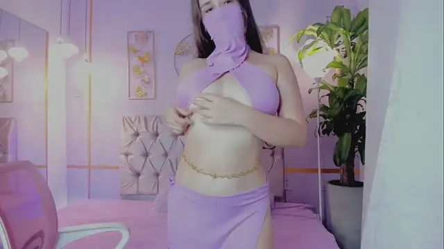 Snapshot of LeilaRasi chatting on November 8, 9:24 pm LeilaRasi online show from November 8, 9:24 pm