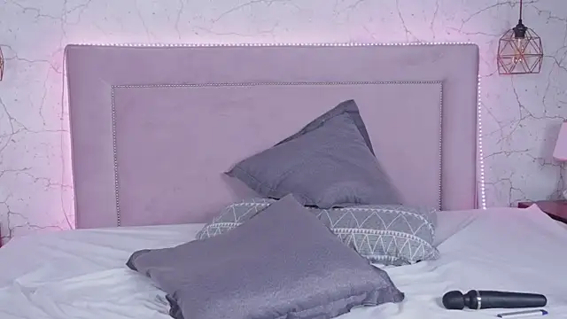 MillaBlis online show from March 14, 1:48 am