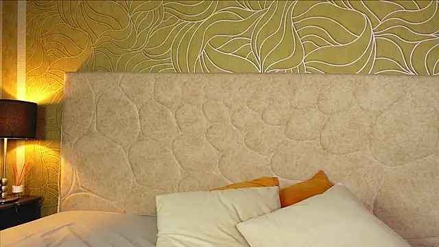 Snapshot of MillaBlis chatting on February 13, 8:05 pm MillaBlis online show from February 13, 8:05 pm