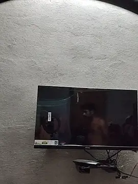 birds0641 online show from October 27, 6:23 pm