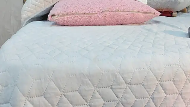 violet gray  online show from February 28, 8:20 am