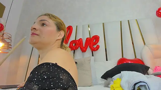 violet gray  online show from February 16, 10:44 am