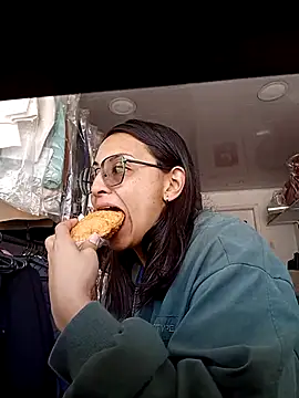 bri ali online show from December 17, 2:12 pm