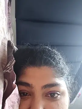 naina78910 online show from April 30, 8:15 pm