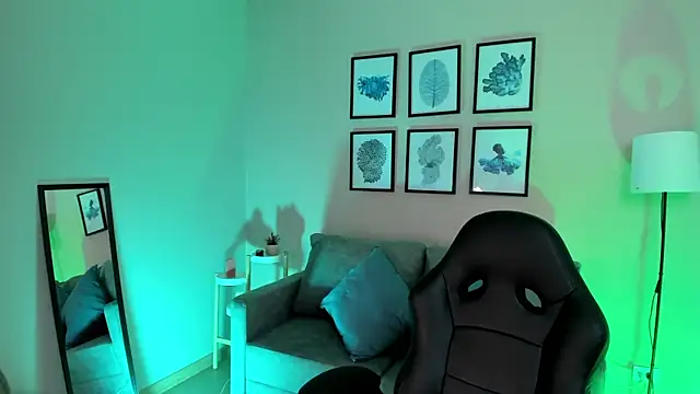 Snapshot of nina__dixon chatting on September 18, 10:01 pm nina dixon online show from September 18, 10:01 pm