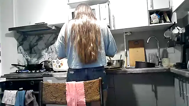 Snapshot of Misssweet_s chatting on December 2, 4:40 am Misssweet s online show from December 2, 4:40 am