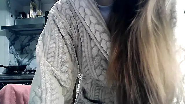 Snapshot of Misssweet_s chatting on December 15, 4:50 am Misssweet s online show from December 15, 4:50 am