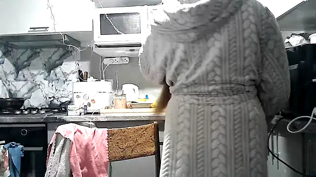 Snapshot of Misssweet_s chatting on December 16, 4:50 am Misssweet s online show from December 16, 4:50 am