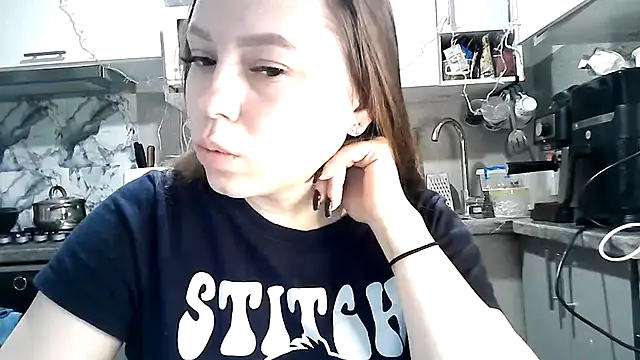 Snapshot of Misssweet_s chatting on December 18, 5:02 am Misssweet s online show from December 18, 5:02 am