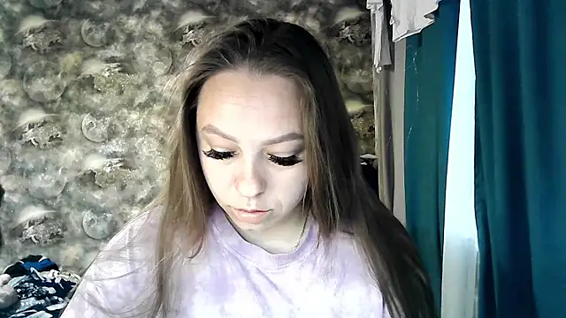 Snapshot of Misssweet_s chatting on June 3, 4:15 am Misssweet s online show from June 3, 4:15 am