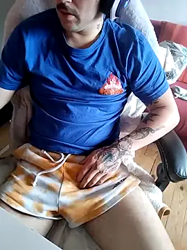 Snapshot of Ares_Exmodele chatting on March 12, 8:30 am Ares Exmodele online show from March 12, 8:30 am