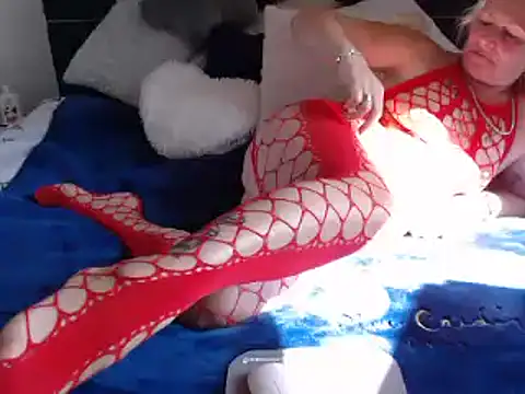 Snapshot of Juliana60 chatting on March 21, 9:45 am Juliana60 online show from March 21, 9:45 am