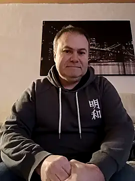 Snapshot of Pourleplasirs chatting on February 9, 10:32 pm Pourleplasirs online show from February 9, 10:32 pm