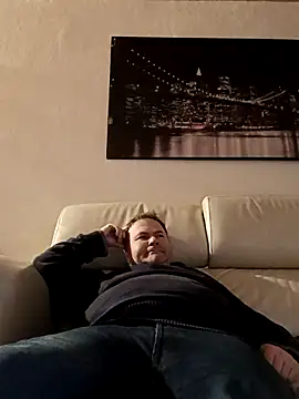 Snapshot of Pourleplasirs chatting on February 13, 1:19 am Pourleplasirs online show from February 13, 1:19 am