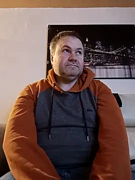 Snapshot of Pourleplasirs chatting on February 19, 10:20 pm Pourleplasirs online show from February 19, 10:20 pm