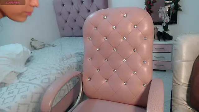 lilo stich69  online show from March 10, 10:02 pm