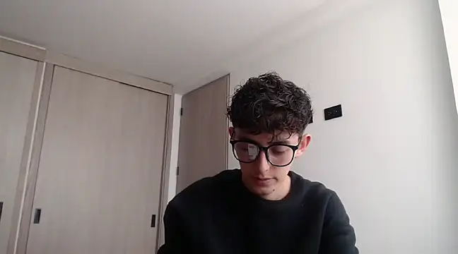 miketwink online show from March 22, 8:59 pm