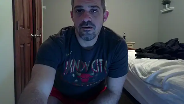 Snapshot of Troyt87 chatting on February 11, 5:23 am Troyt87 online show from February 11, 5:23 am