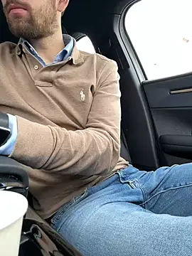 Snapshot of bullyboyy chatting on February 20, 8:39 am bullyboyy online show from February 20, 8:39 am