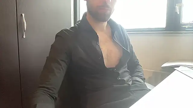 Snapshot of bullyboyy chatting on February 24, 8:49 am bullyboyy online show from February 24, 8:49 am