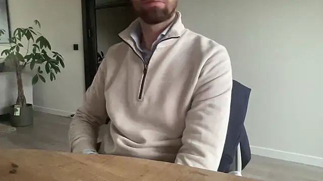 Snapshot of bullyboyy chatting on October 15, 3:01 pm bullyboyy online show from October 15, 3:01 pm