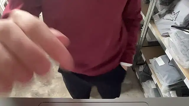 bullyboyy online show from November 11, 7:47 pm